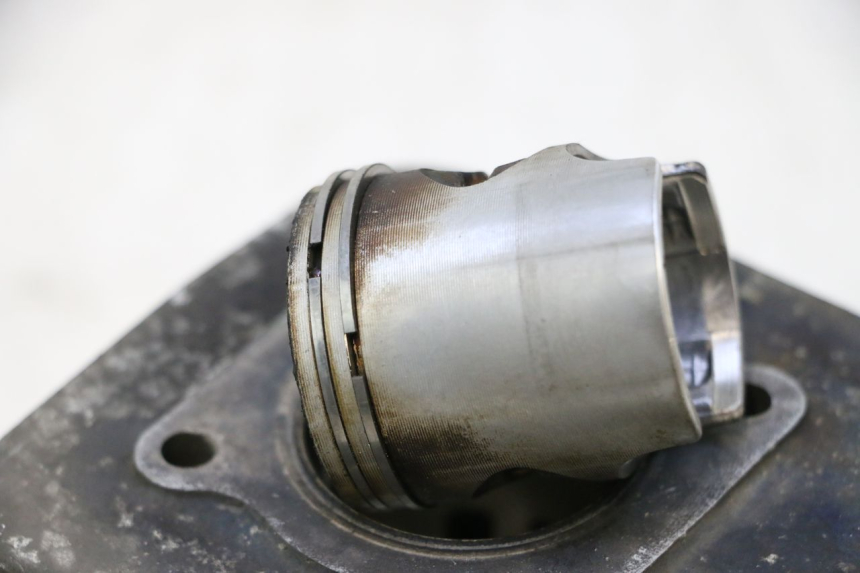 photo de CYLINDER PISTOON PEUGEOT LUDIX ONE 14P 50 (2004 - 2013) - Visuele inspectie