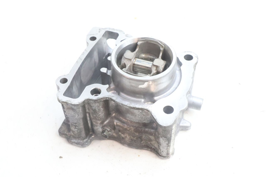 photo de CYLINDER PISTOON YAMAHA N-MAX NMAX 125 (2021 - 2024) - Technische close-up