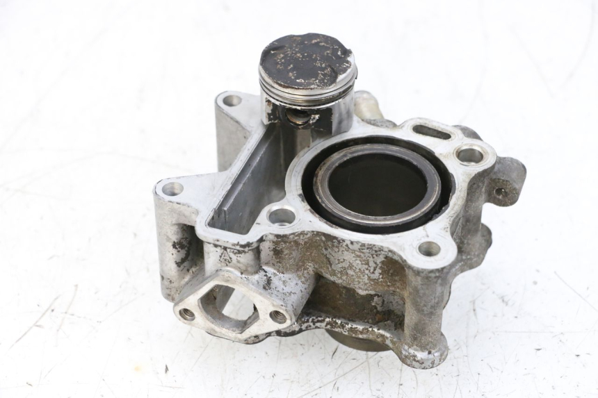 photo de CILINDER ZUIGER YAMAHA NEOS NEO'S 4T 50 (2008 - 2016) - Focus op structuur