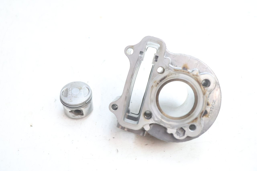 photo de CYLINDER PISTOON KYMCO LIKE 4T 50 (2019 - 2025) - Zoom op gebruiksstaat