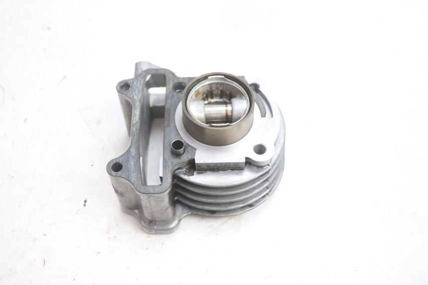 photo de CYLINDER PISTOON KYMCO LIKE 4T 50 (2019 - 2025) - Bevestigingspunten