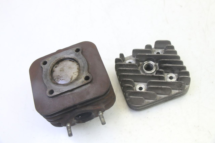 photo de CILINDER ZUIGER PIAGGIO NEW TYPHOON 50 (2010 - 2017) - Andere kijkhoek