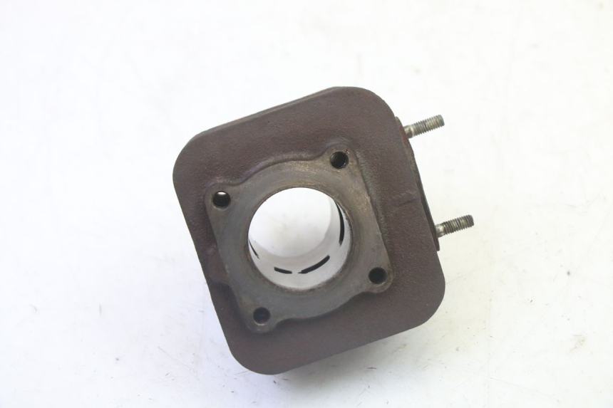 photo de CILINDER ZUIGER PIAGGIO NEW TYPHOON 50 (2010 - 2017) - Bevestigingspunten