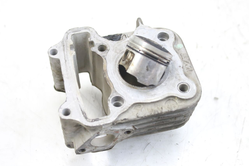 photo de CILINDER ZUIGER SYM ORBIT 2 4T 50 (2008 - 2017) - Zoom op gebruiksstaat