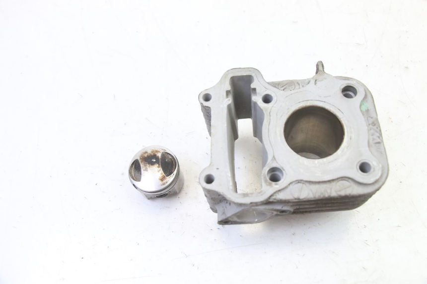 photo de CILINDER ZUIGER SYM ORBIT 2 4T 50 (2008 - 2017) - Zoom op gebruiksstaat