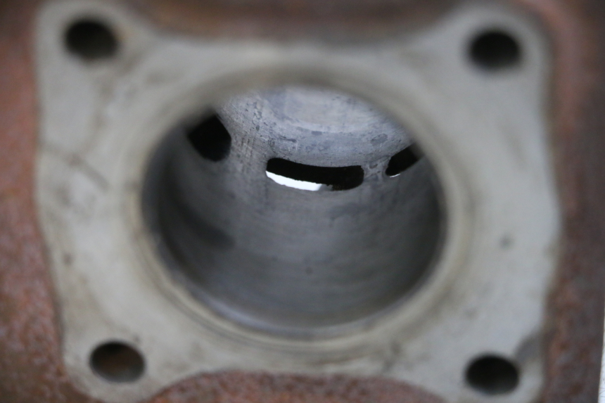 photo de CILINDER ZUIGER SYM ORBIT 2 50 (2008 - 2014) - Bevestigingspunten