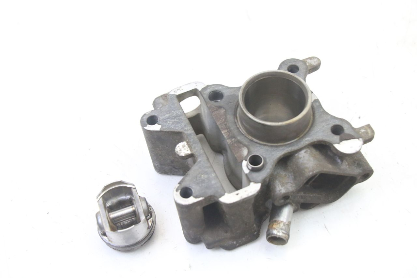 photo de CILINDER ZUIGER MBK OVETTO 4T 50 (2008 - 2016) - Andere kijkhoek