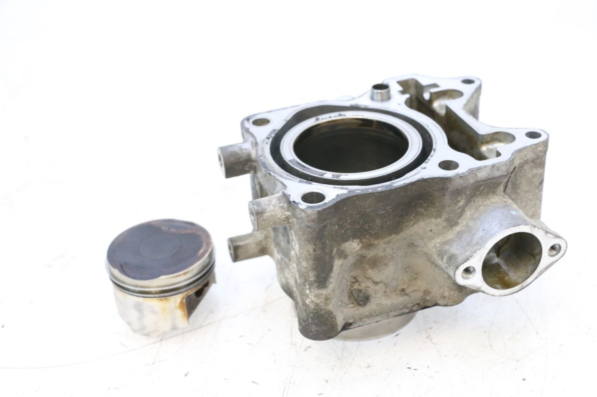 photo de CILINDER ZUIGER HONDA PCX (JF57/JF64) 125 (2014 - 2018) - Focus op structuur