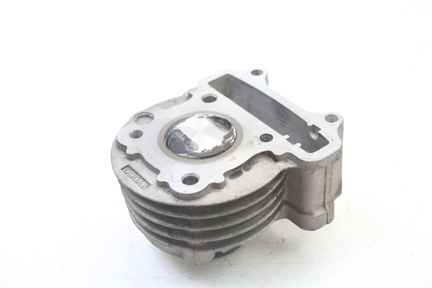 photo de CILINDER ZUIGER PEUGEOT KISBEE 4T 50 (2010 - 2017) - Andere kijkhoek