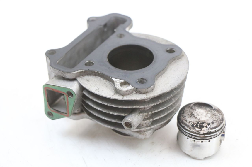 photo de CILINDER ZUIGER EUROCKA R8 4T 50 (2013 - 2022) - Zoom op gebruiksstaat