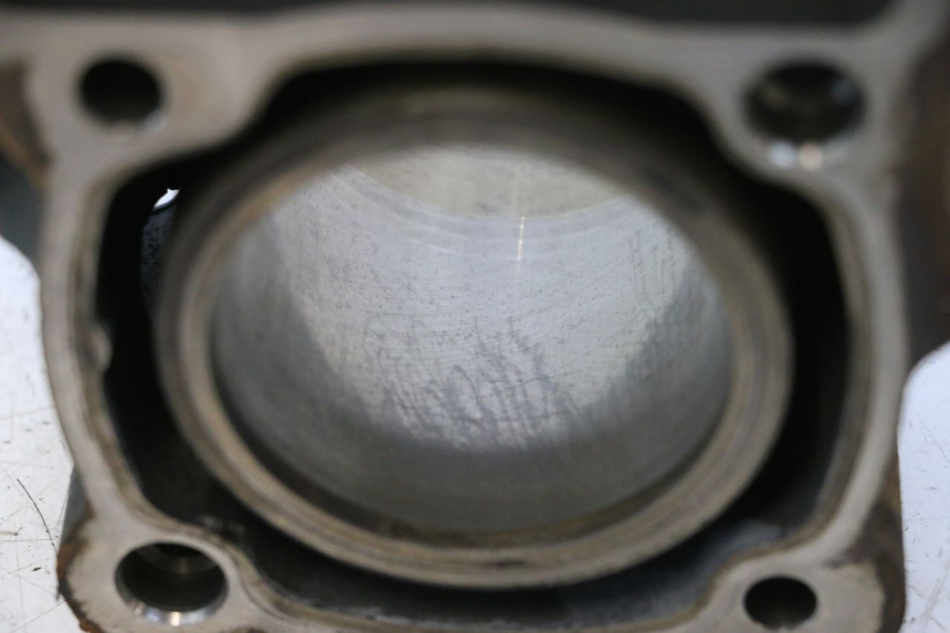photo de CILINDER ZUIGER PEUGEOT SATELIS 125 (2006 - 2009) - Bevestigingspunten