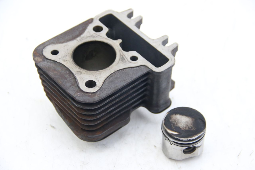 photo de CILINDER ZUIGER APRILIA SCARABEO 4T 50 (2009 - 2017) - Hoofdaanzicht