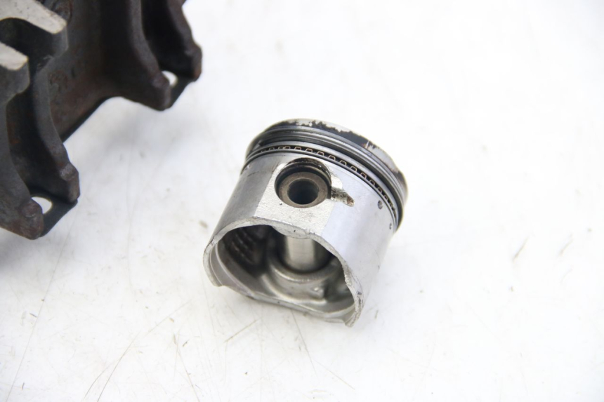 photo de CILINDER ZUIGER APRILIA SCARABEO 4T 50 (2009 - 2017) - Detail van het onderdeel