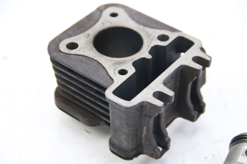 photo de CILINDER ZUIGER APRILIA SCARABEO 4T 50 (2009 - 2017) - Zoom op gebruiksstaat