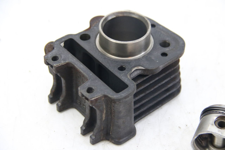 photo de CILINDER ZUIGER APRILIA SCARABEO 4T 50 (2009 - 2017) - Bevestigingspunten