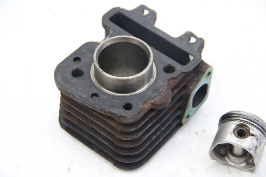 photo de CILINDER ZUIGER APRILIA SCARABEO 4T 50 (2009 - 2017) - Markeringen en referenties