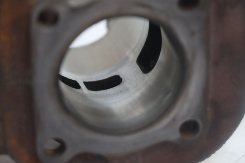 photo de CYLINDER PISTOON YAMAHA SLIDER 50 (1999 - 2004) - Markeringen en referenties