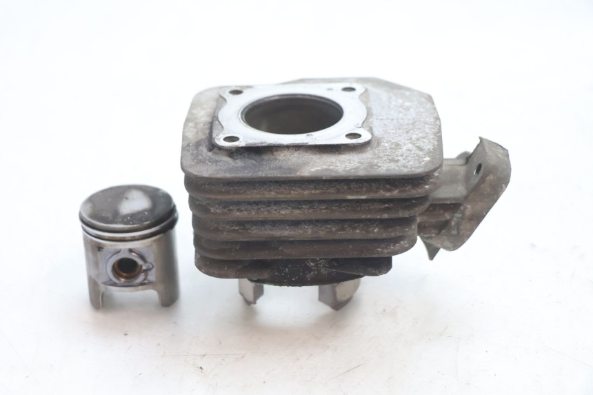 photo de CYLINDER PISTOON PEUGEOT SPEEDFIGHT 2 AC 50 (2000 - 2009) - Detail van het onderdeel