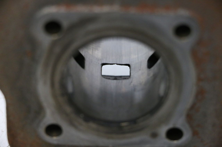 photo de CYLINDER PISTOON PEUGEOT SPEEDFIGHT 2 AC 50 (2000 - 2009) - Staat van het oppervlak