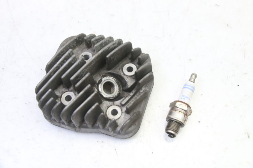 photo de CILINDER ZUIGER PEUGEOT SPEEDFIGHT 3 AIR 50 (2009 - 2015) - Focus op structuur