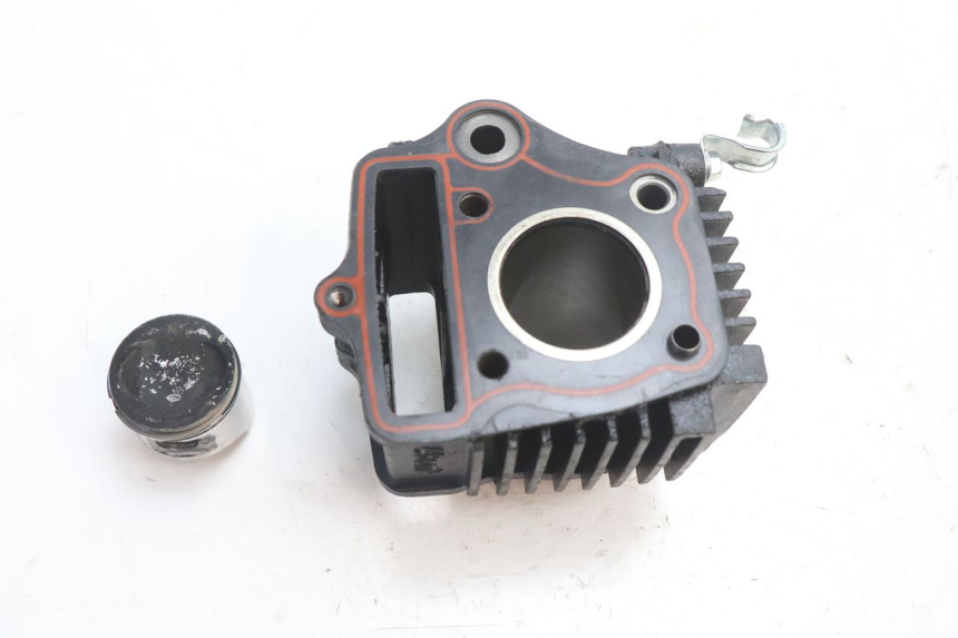 photo de CYLINDER PISTOON YAMASAKI STREET 50 (2013 - 2018) - Zoom op gebruiksstaat