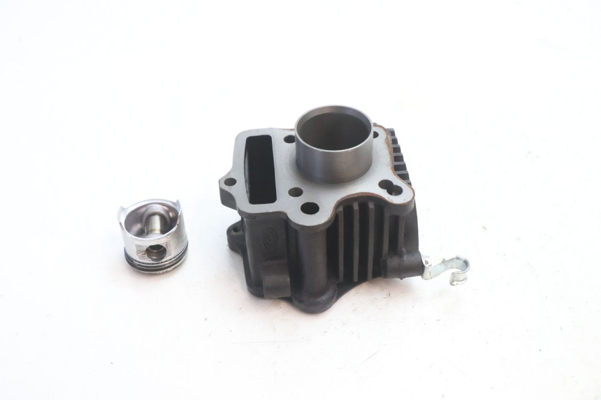 photo de CYLINDER PISTOON YAMASAKI STREET 50 (2013 - 2018) - Andere kijkhoek
