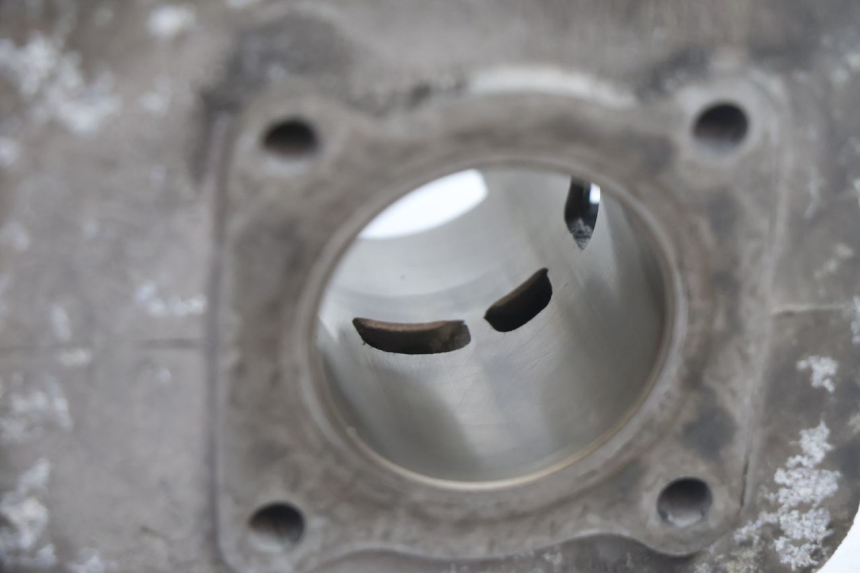 photo de CYLINDER PISTOON PEUGEOT TREKKER 50 (1995 - 2004) - Productaanzicht