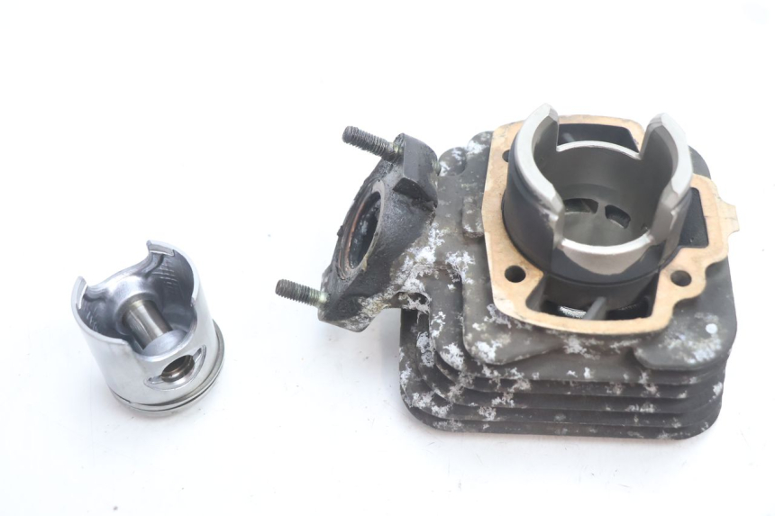 photo de CYLINDER PISTOON PEUGEOT TREKKER 50 (1995 - 2004) - Andere kijkhoek