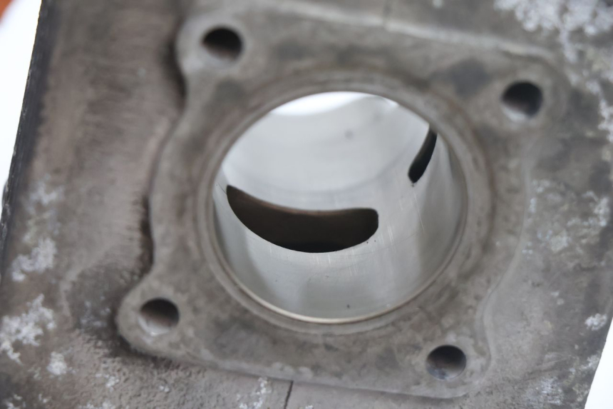 photo de CYLINDER PISTOON PEUGEOT TREKKER 50 (1995 - 2004) - Markeringen en referenties