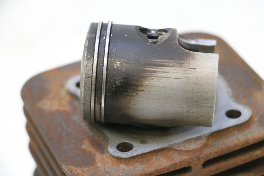 photo de CYLINDER PISTOON PIAGGIO TYPHOON 50 (2000 - 2009) - Focus op structuur