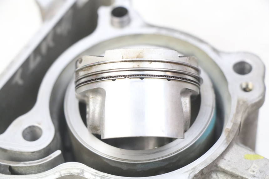 photo de CILINDER ZUIGER PIAGGIO VESPA GTS IGET ABS 125 (2017 - 2023) - Zoom op componenten