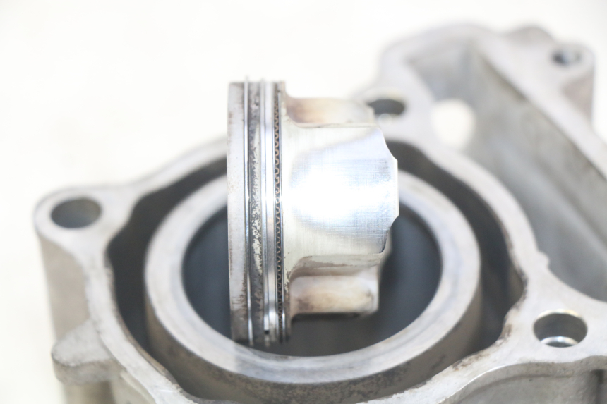 photo de CILINDER ZUIGER YAMAHA XMAX X-MAX 125 (2006 - 2009) - Detail van het onderdeel