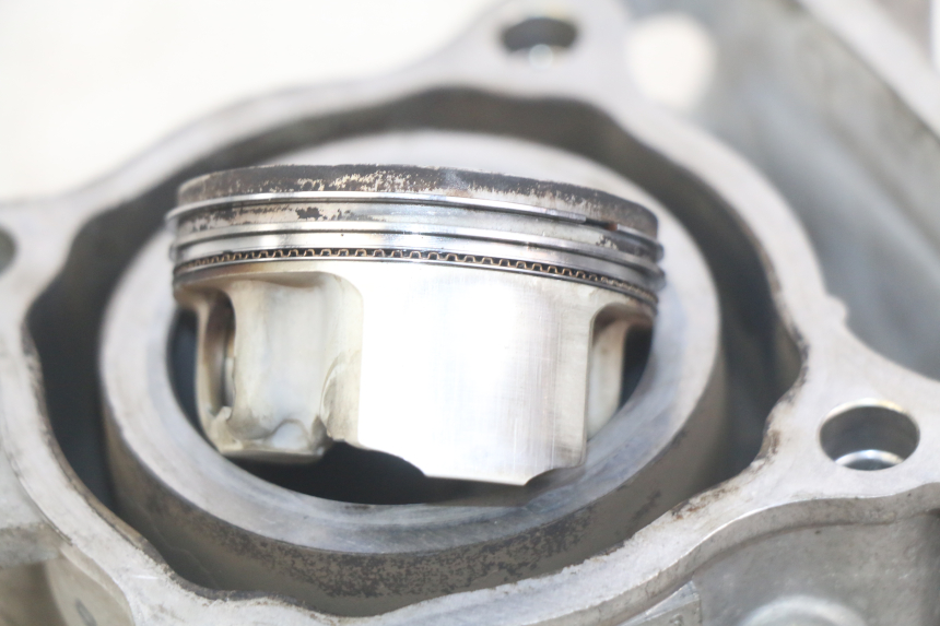 photo de CILINDER ZUIGER YAMAHA XMAX X-MAX 125 (2006 - 2009) - Zoom op gebruiksstaat