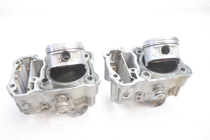 photo de CYLINDER PISTOON HONDA XRV AFRICA TWIN 750 (1990 - 1992) - Hoofdaanzicht