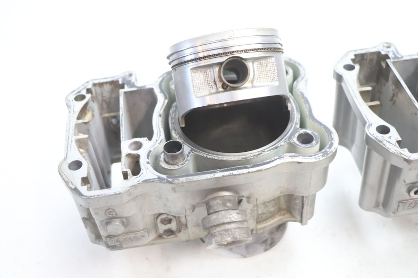 photo de CYLINDER PISTOON HONDA XRV AFRICA TWIN 750 (1990 - 1992) - Detail van het onderdeel