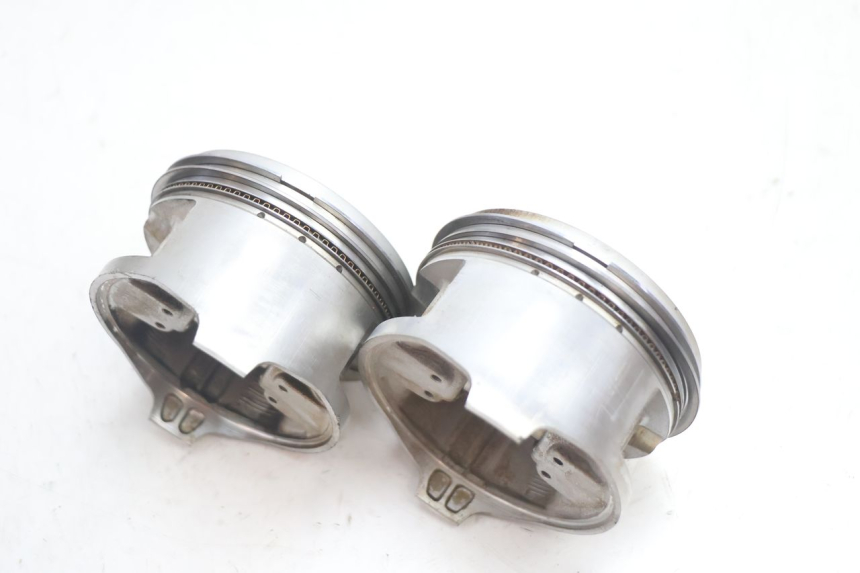 photo de CYLINDER PISTOON HONDA XRV AFRICA TWIN 750 (1990 - 1992) - Profielaanzicht