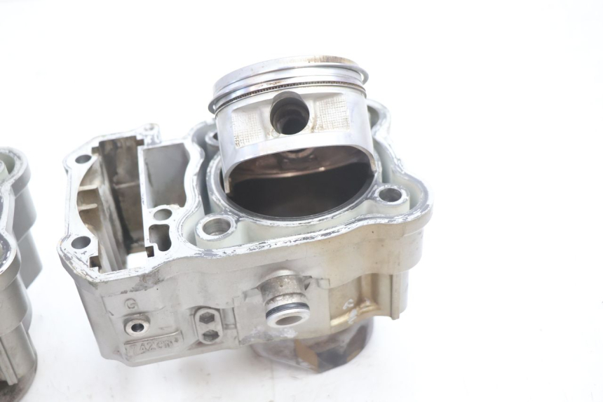 photo de CYLINDER PISTOON HONDA XRV AFRICA TWIN 750 (1990 - 1992) - Zoom op gebruiksstaat