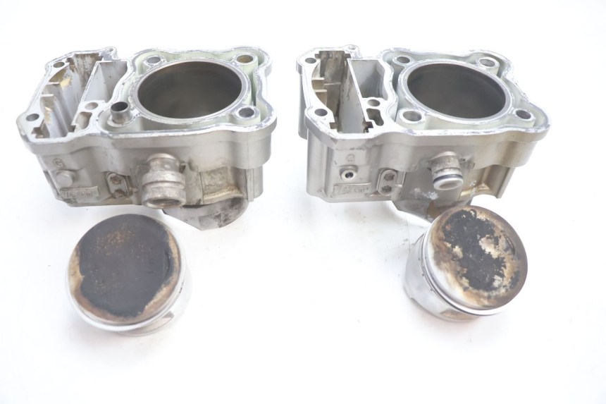 photo de CYLINDER PISTOON HONDA XRV AFRICA TWIN 750 (1990 - 1992) - Andere kijkhoek