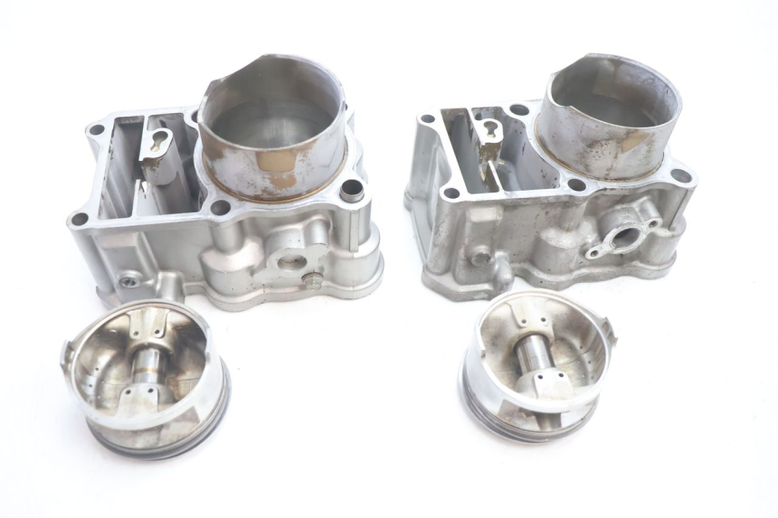 photo de CYLINDER PISTOON HONDA XRV AFRICA TWIN 750 (1990 - 1992) - Technische close-up
