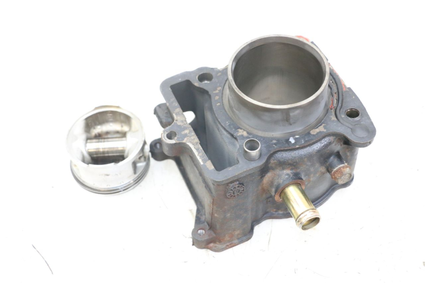 photo de CILINDER ZUIGER YAMAHA YP MAJESTY 125 (2002 - 2006) - Zoom op gebruiksstaat