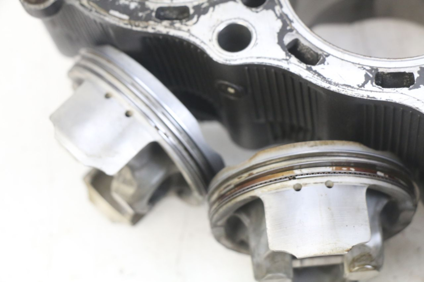 photo de CILINDER ZUIGER YAMAHA YZF R1 1000 (2007 - 2008) - Andere kijkhoek
