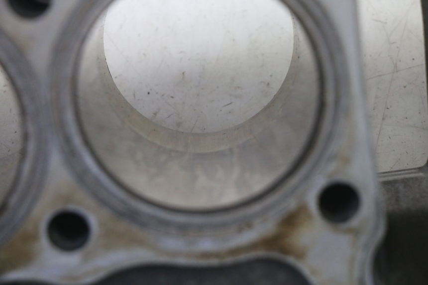 photo de CILINDER ZUIGER KAWASAKI ZR 7 750 (1999 - 2004) - Zoom op componenten