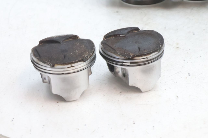 photo de CYLINDER PISTOON KAWASAKI ZZR 600 (1995 - 2004) - Zoom op componenten