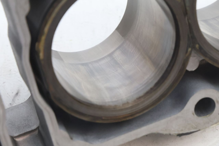 photo de CYLINDER PISTOON KAWASAKI ZZR 600 (1995 - 2004) - Staat van het oppervlak