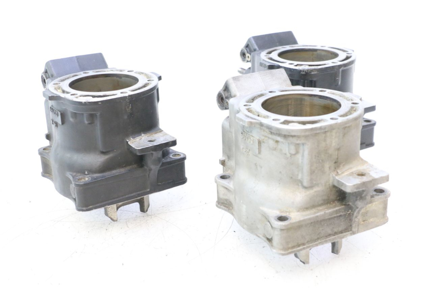 photo de CYLINDER YAMAHA WAVE RUNNER GP R 1200 (2000 - 2003) - Hoofdaanzicht