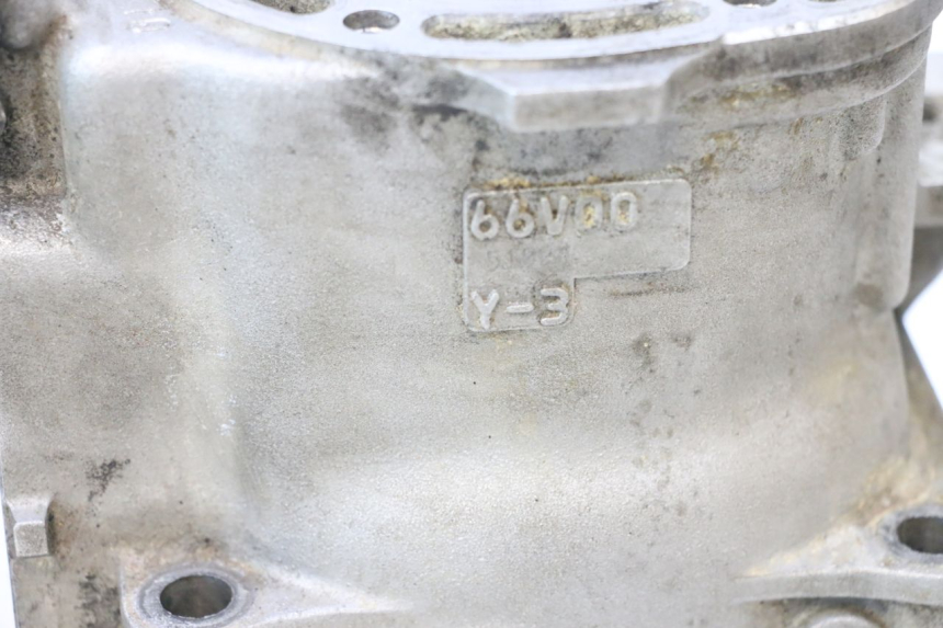 photo de CYLINDER YAMAHA WAVE RUNNER GP R 1200 (2000 - 2003) - Detail van het onderdeel