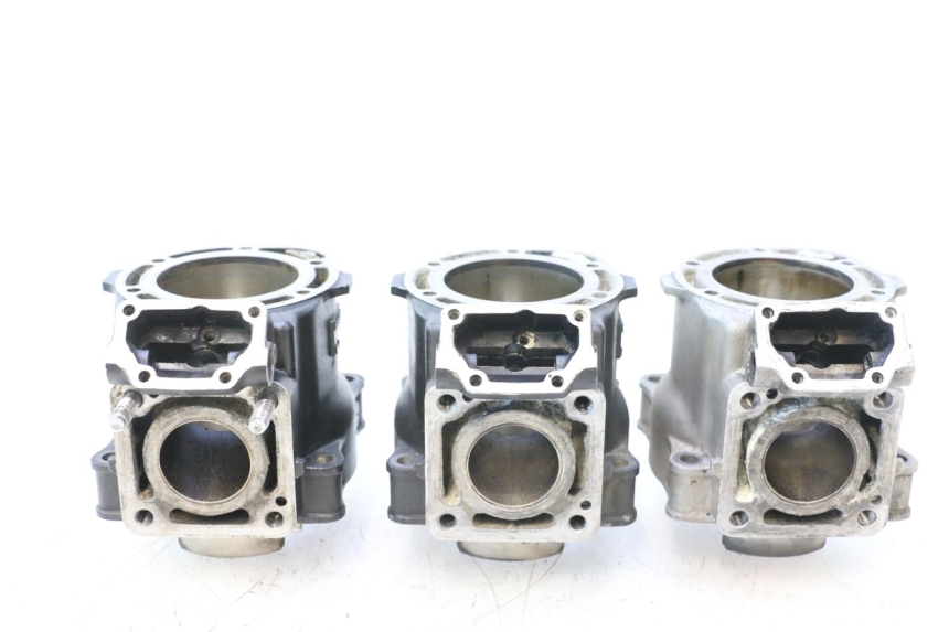 photo de CYLINDER YAMAHA WAVE RUNNER GP R 1200 (2000 - 2003) - Productaanzicht