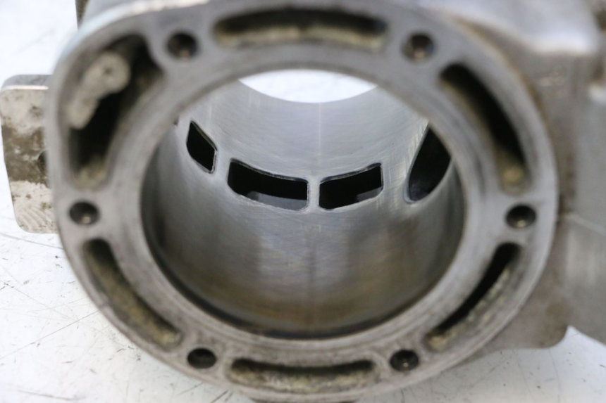 photo de CYLINDER YAMAHA WAVE RUNNER GP R 1200 (2000 - 2003) - Technische close-up