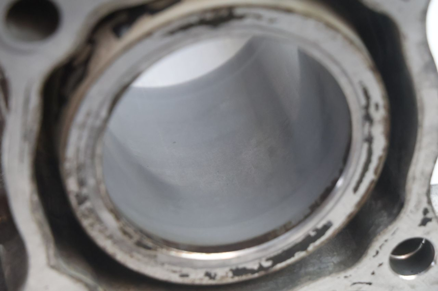 photo de CYLINDER YAMAHA X-MAX XMAX 125 (2010 - 2013) - Bevestigingspunten