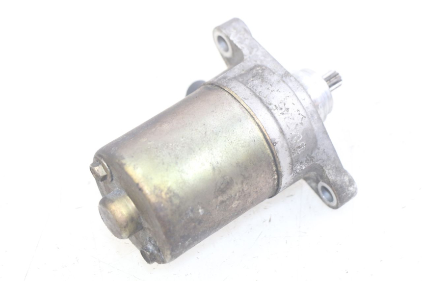 photo de STARTMOTOR KYMCO AGILITY 16+ 4T 50 (2018 - 2023) - Zoom op gebruiksstaat